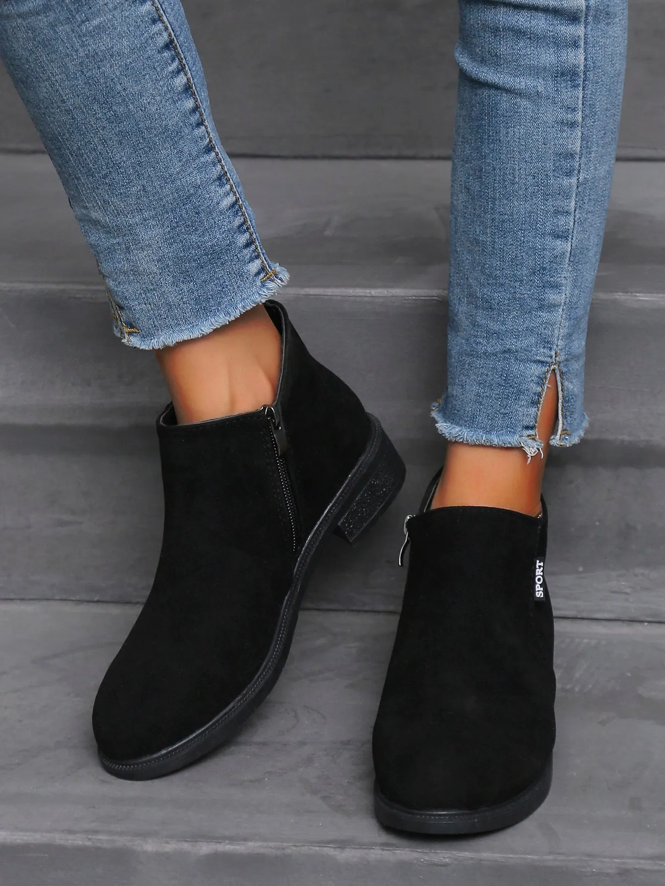 Minimalist Side Zipper Boots