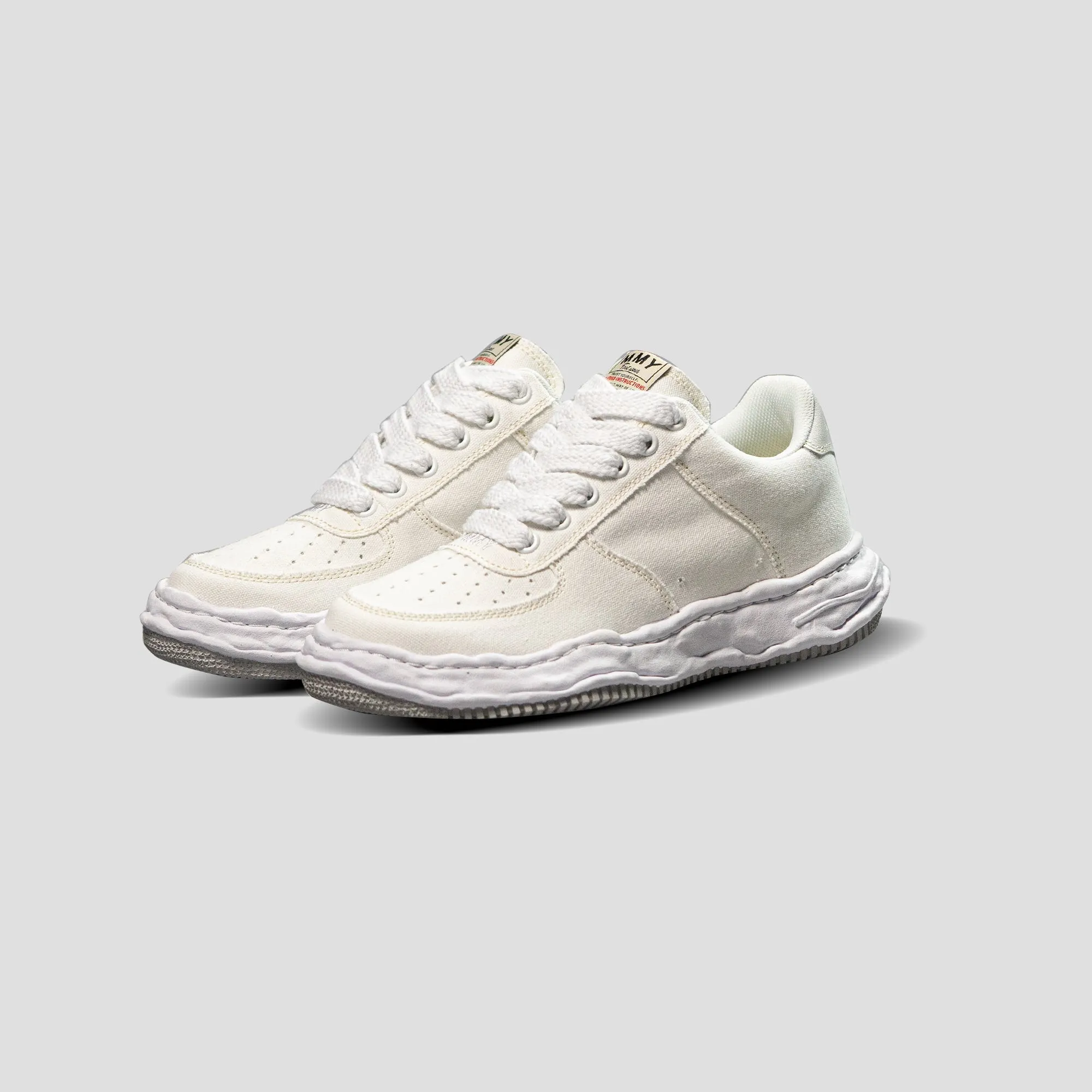 WAYNE LOW TOP CANVAS SNEAKER
